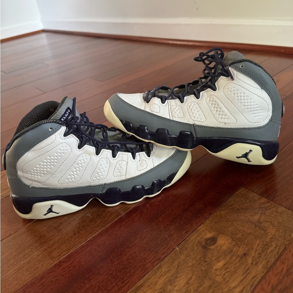 Jordan Retro IX Imperial Purple 9 Grey White 5Y